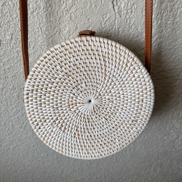 Round Cane Cross Body Shoulder Bag with Shells, Leather Strap & Snap Clo… - Picture 10 of 13